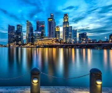 美欧澳外贸进入暂停时刻！港口停满船，集装箱堆成山！